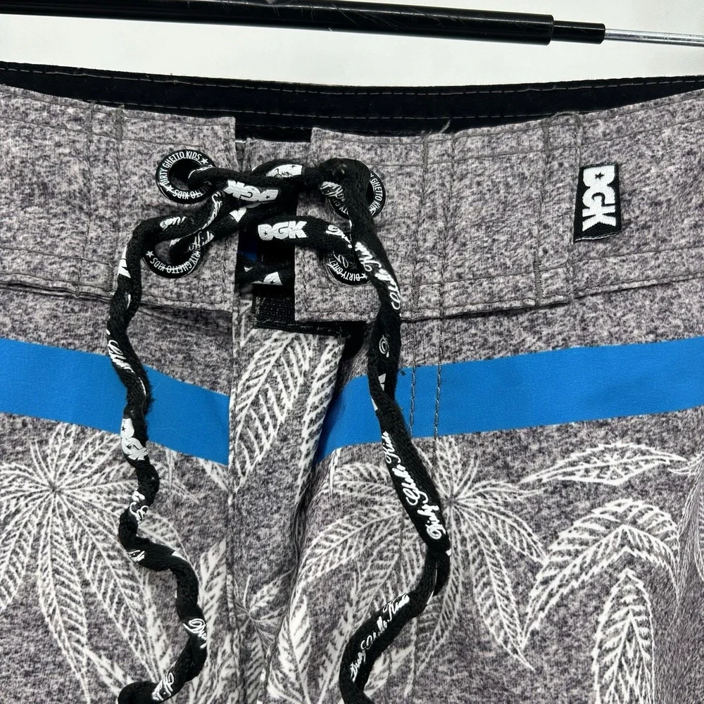 DGK Mens 32 Cannabis Weed Leaf Print Board Shorts Heather Gray Skate Streetwear